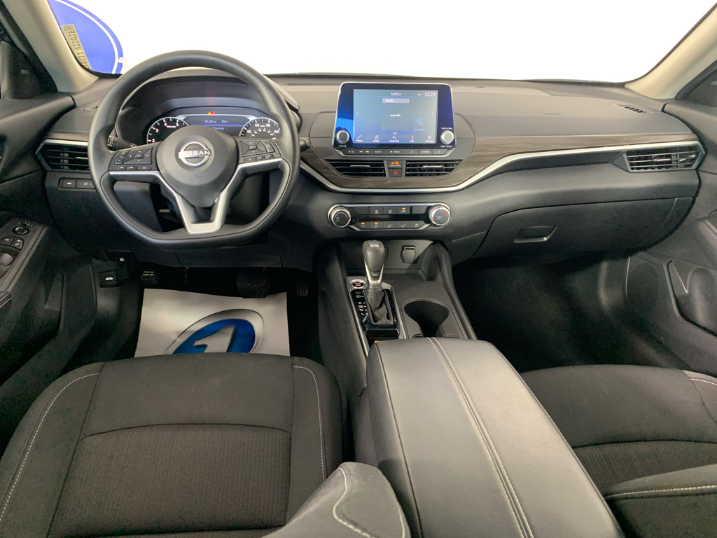 Vehicle photo 33
