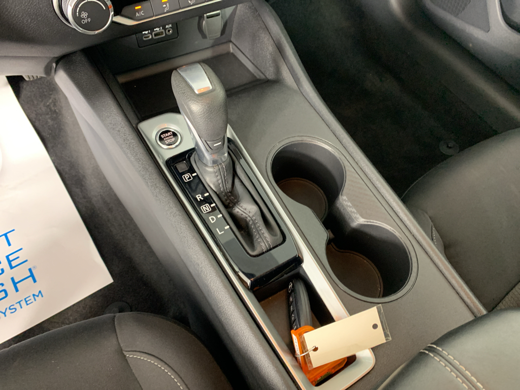 Vehicle photo 24