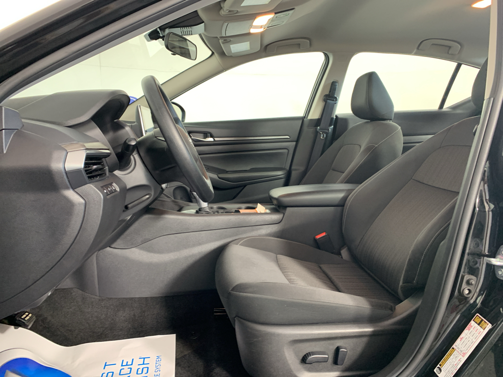 Vehicle photo 15
