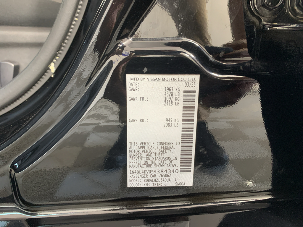 Vehicle photo 12