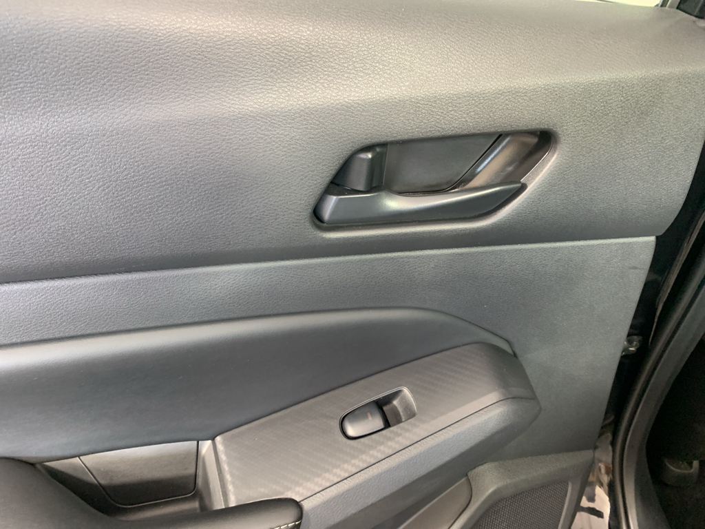 Vehicle photo 30