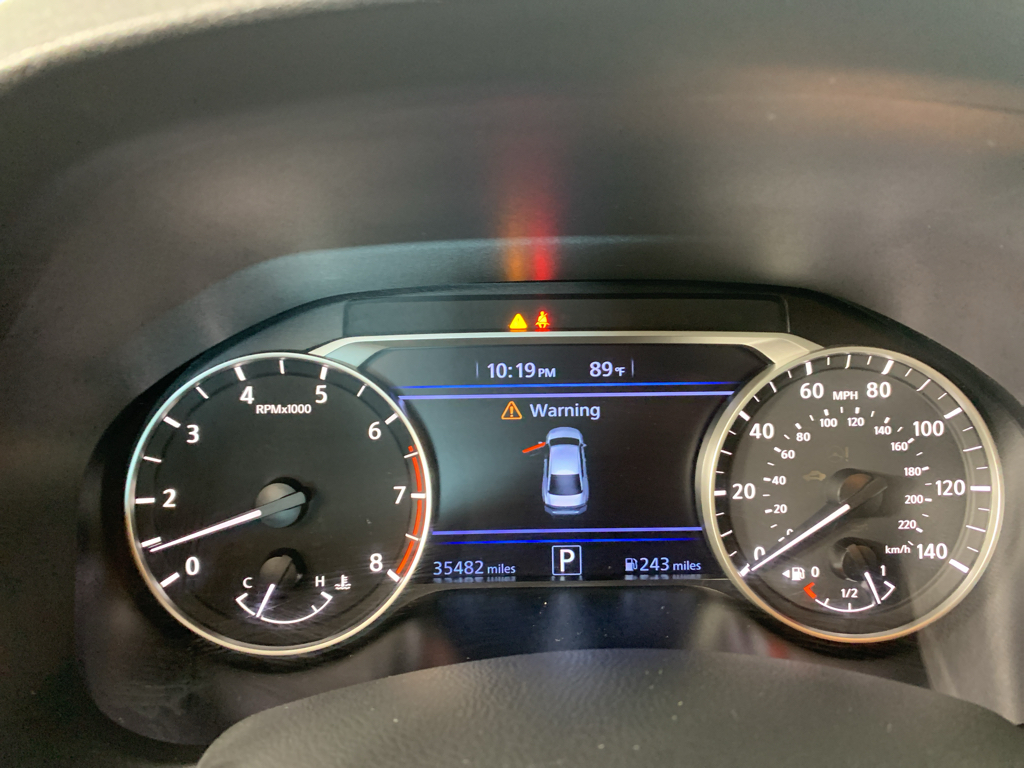 Vehicle photo 23