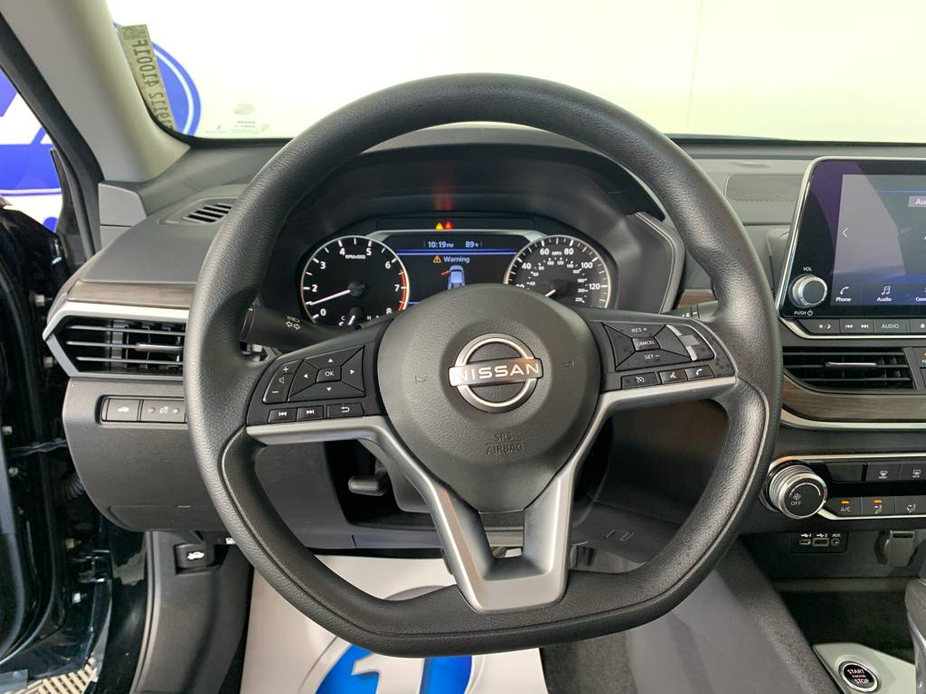 Vehicle photo 21
