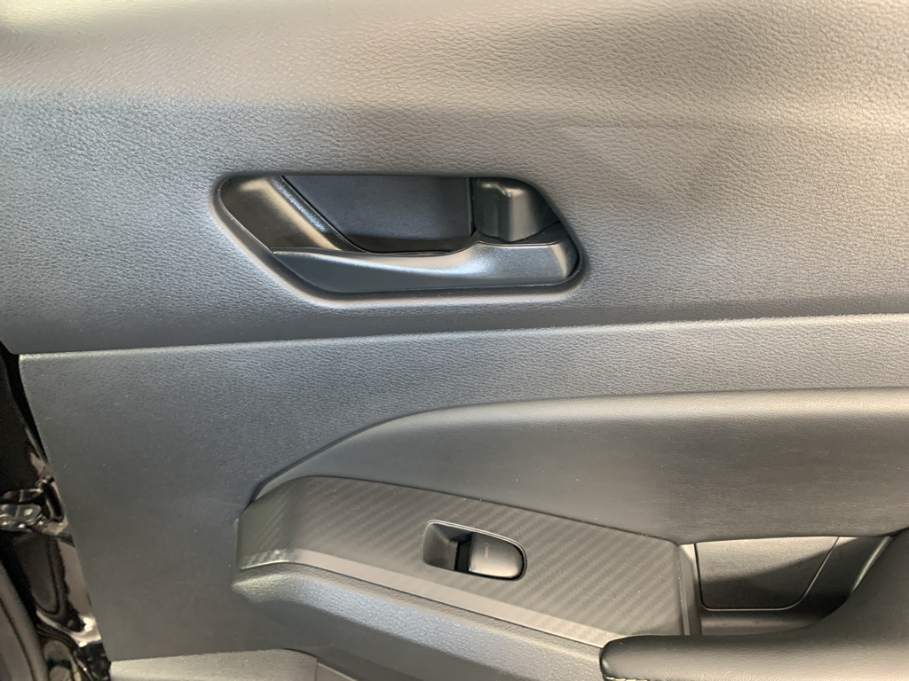 Vehicle photo 35