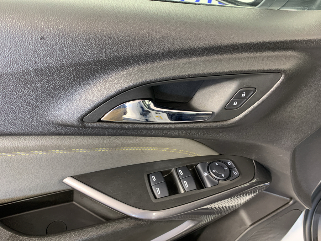 Vehicle photo 14