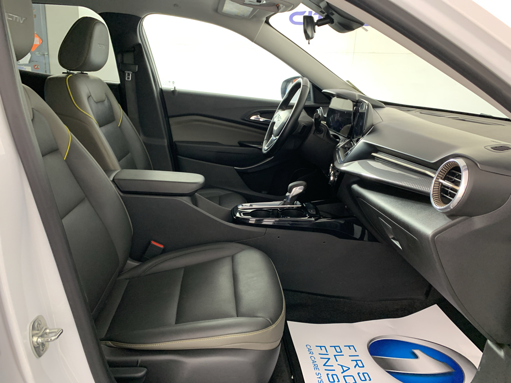 Vehicle photo 40