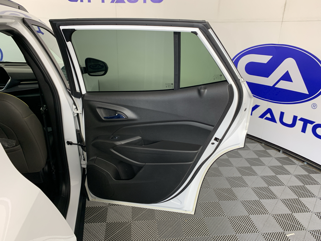 Vehicle photo 35