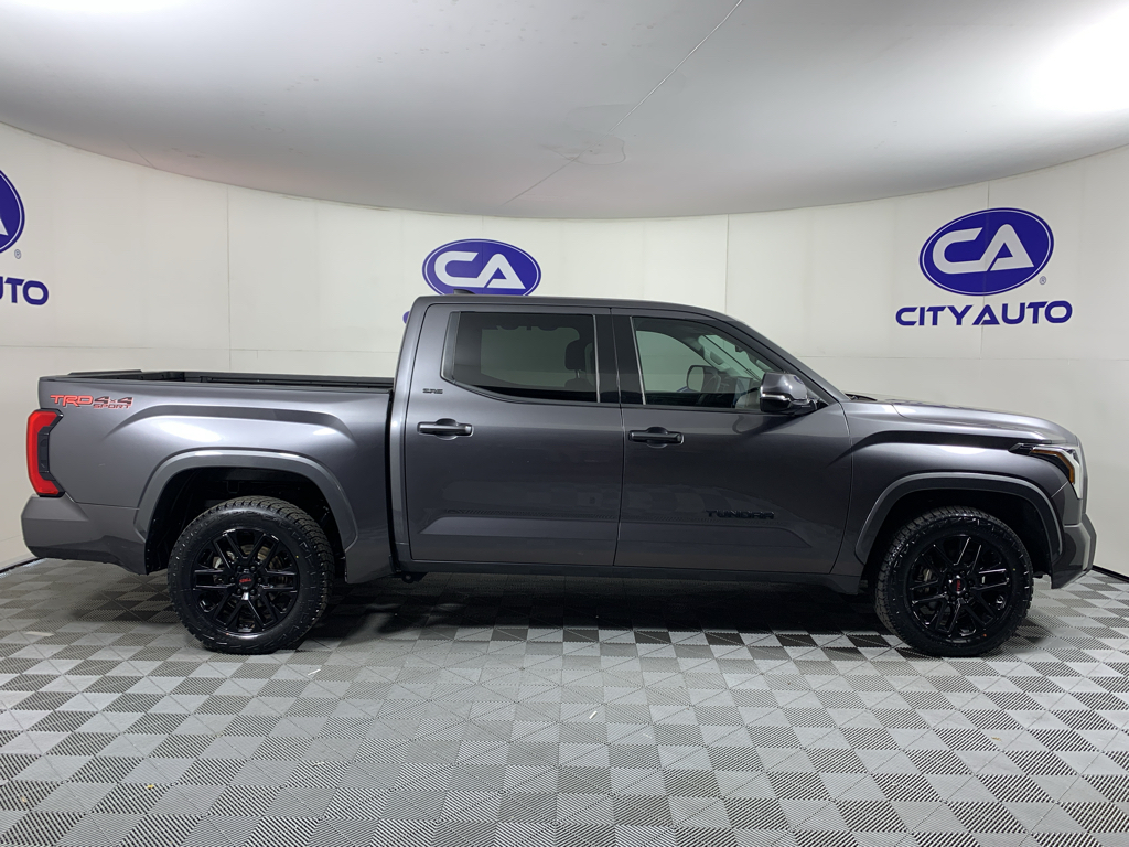 Vehicle photo 2