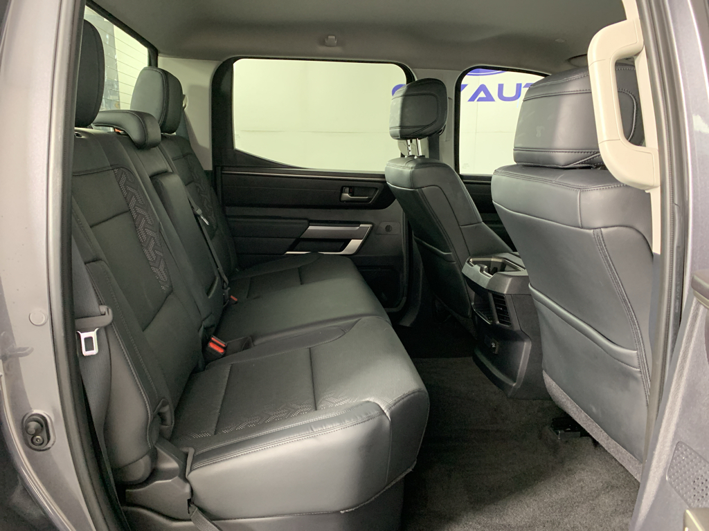Vehicle photo 35