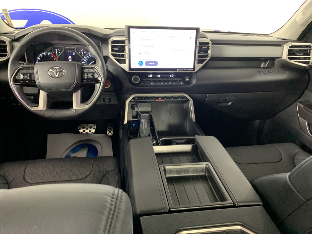 Vehicle photo 32