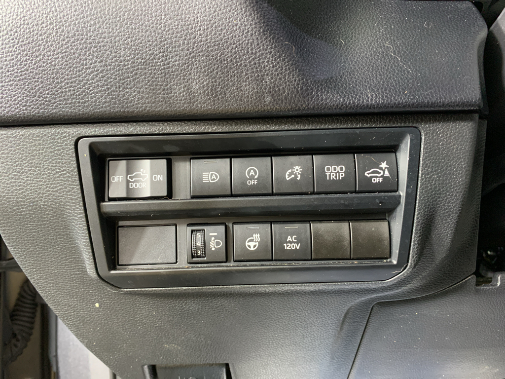 Vehicle photo 15