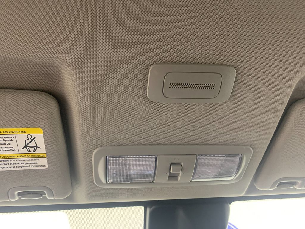 Vehicle photo 26