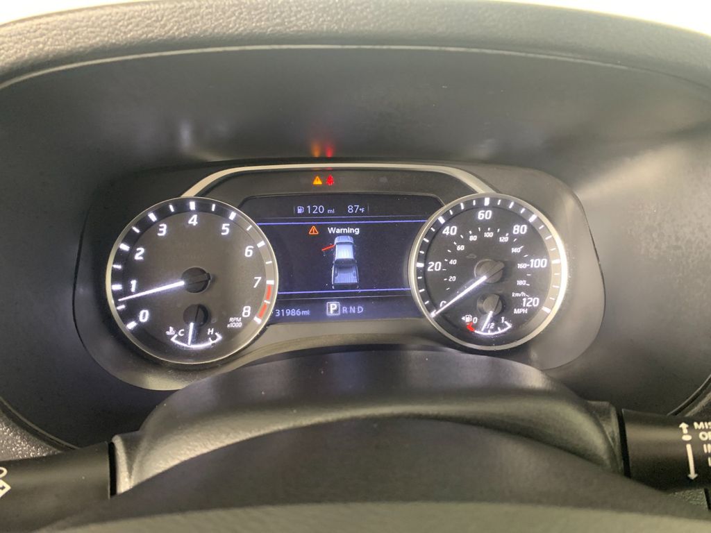 Vehicle photo 21