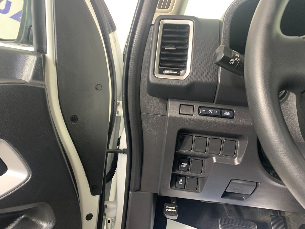 Vehicle photo 15
