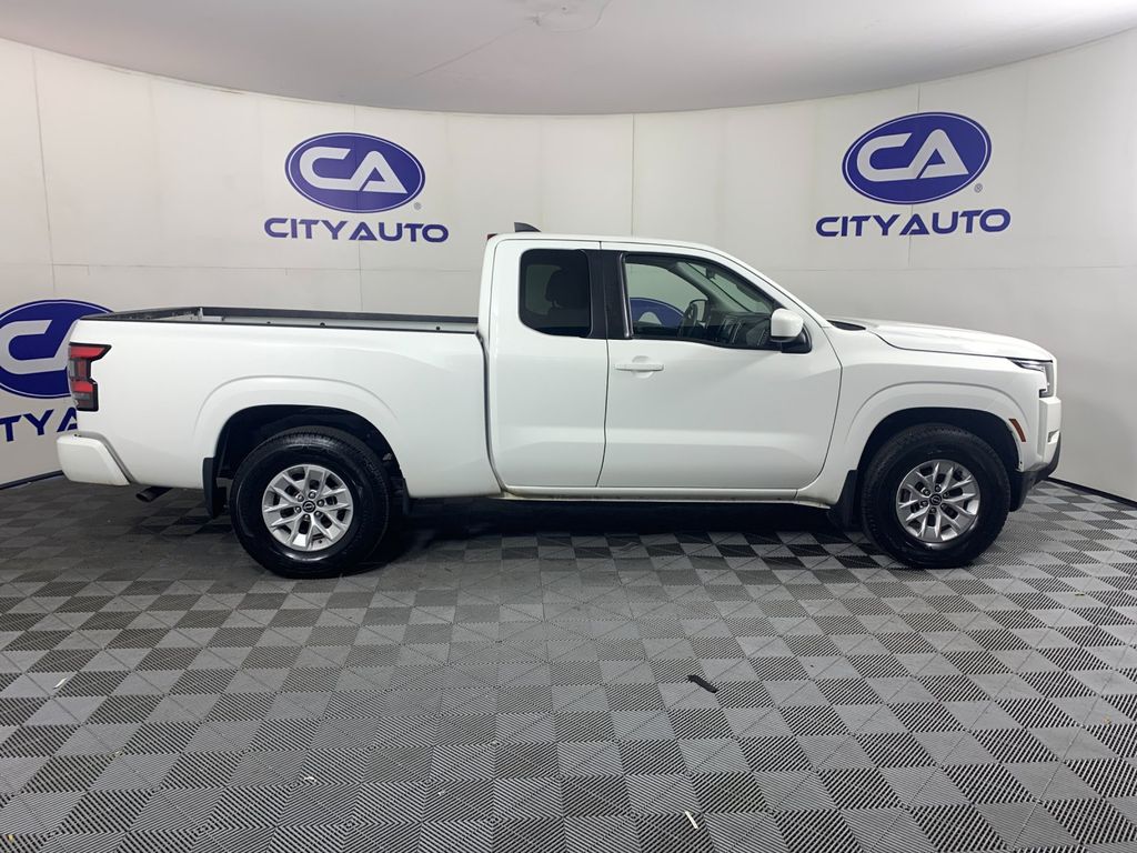 Vehicle photo 2