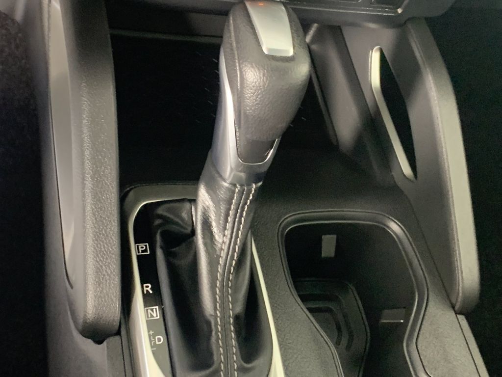 Vehicle photo 23