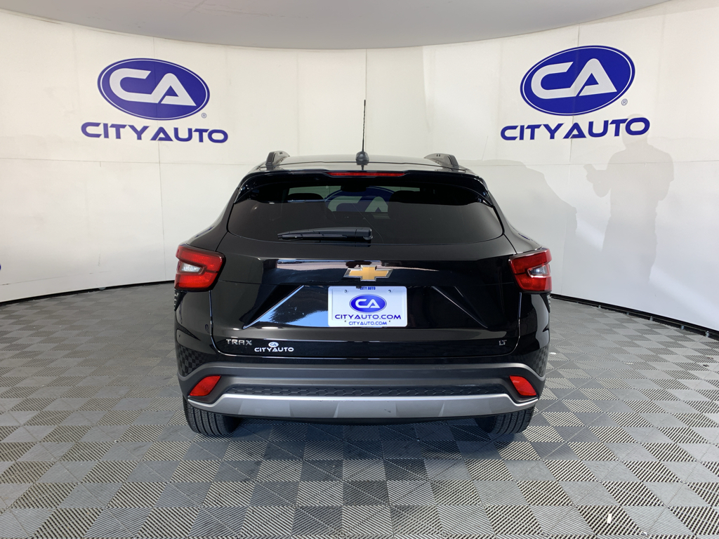 Vehicle photo 4