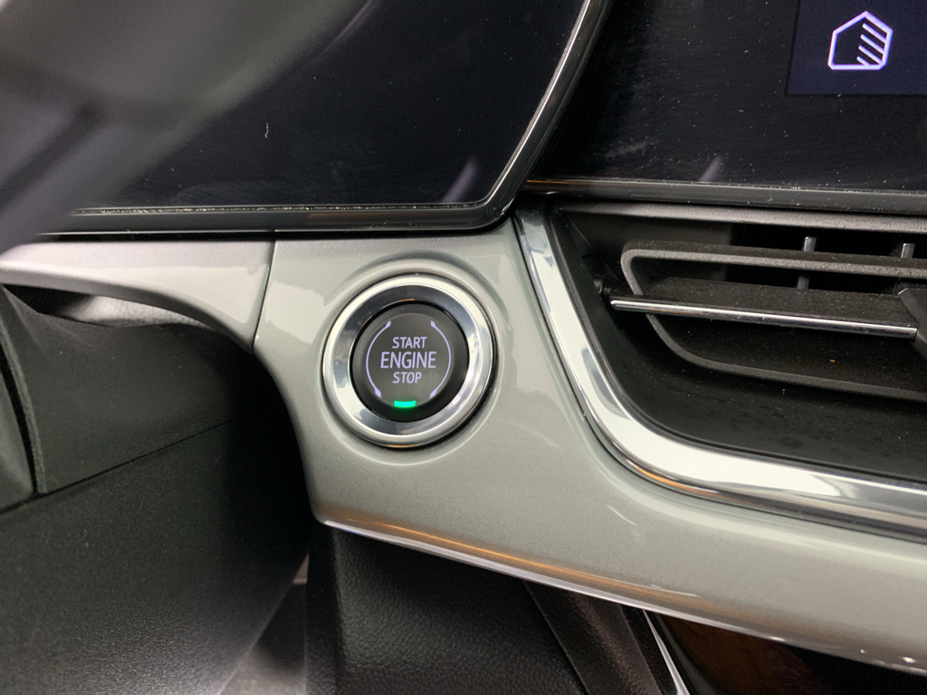 Vehicle photo 17