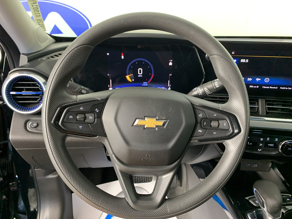 Vehicle photo 21
