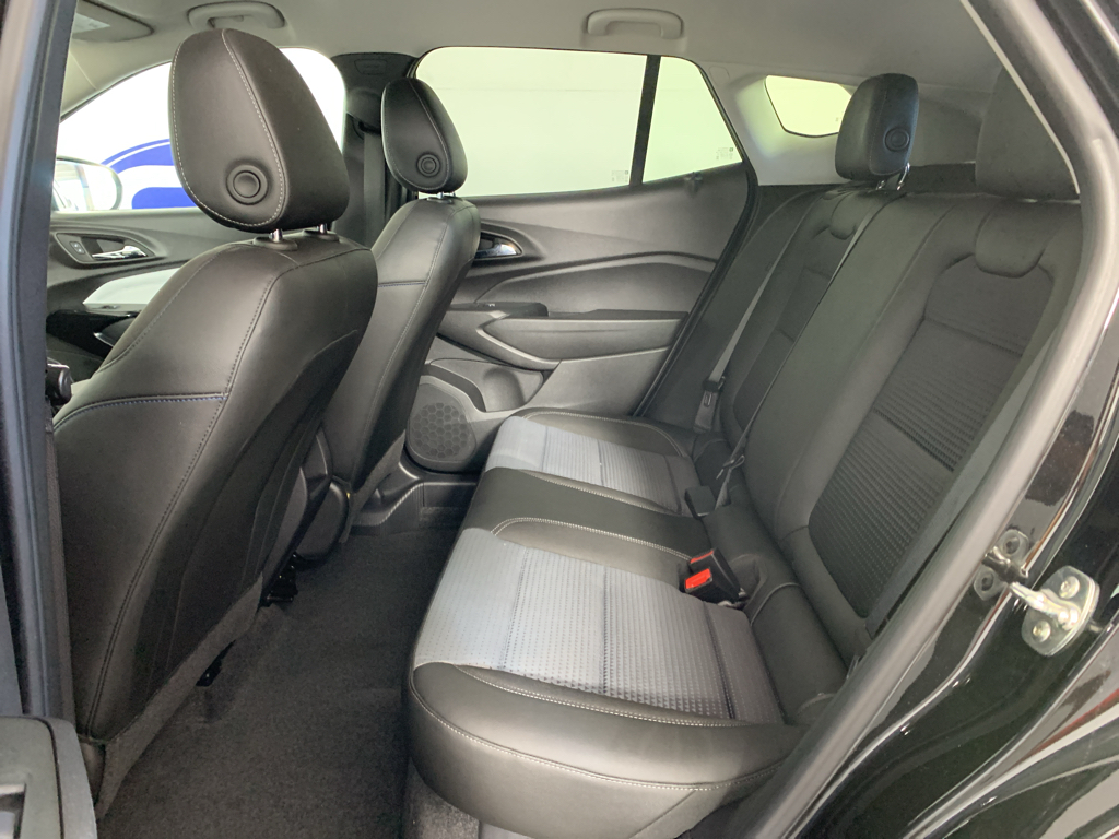 Vehicle photo 31