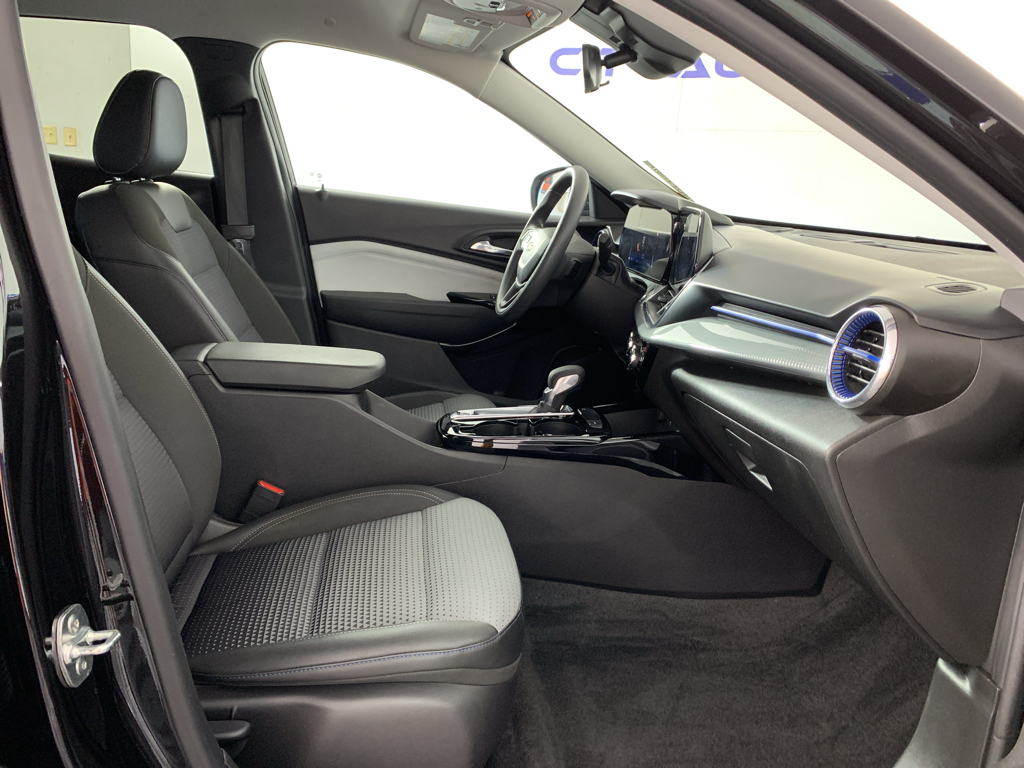 Vehicle photo 40