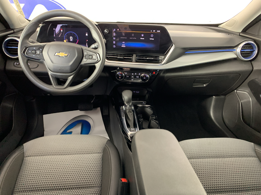 Vehicle photo 33