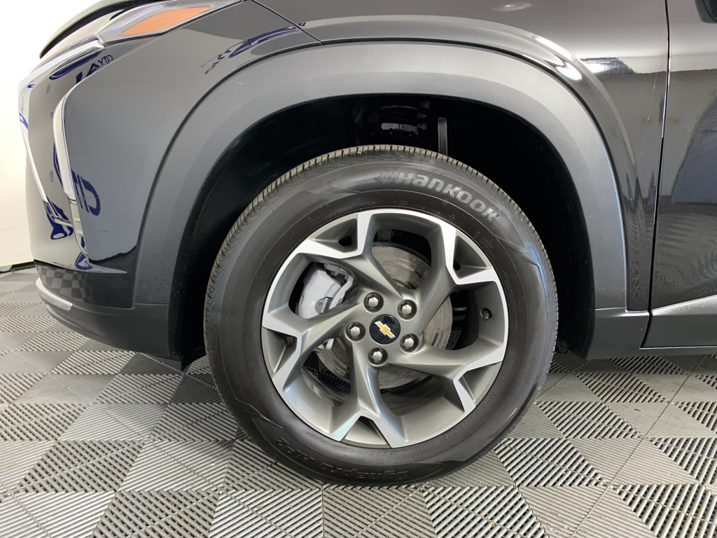 Vehicle photo 11