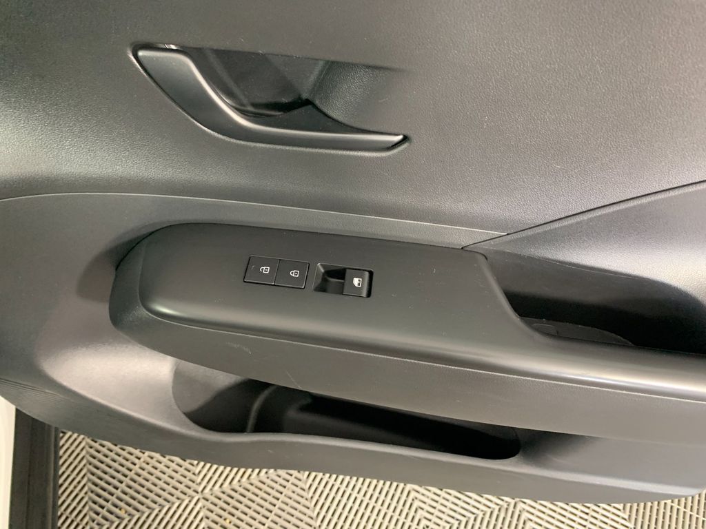 Vehicle photo 40