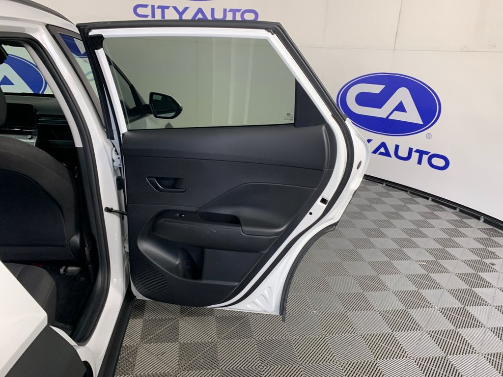 Vehicle photo 36
