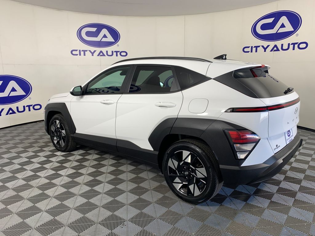 Vehicle photo 5