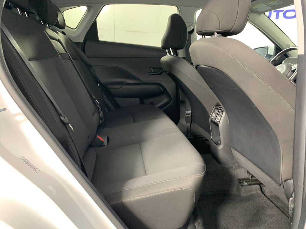 Vehicle photo 38