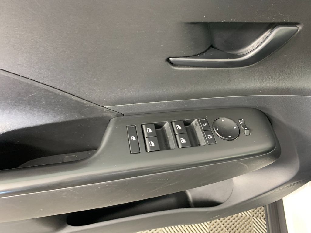 Vehicle photo 14