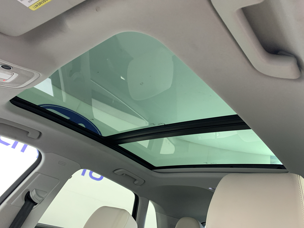 Vehicle photo 29