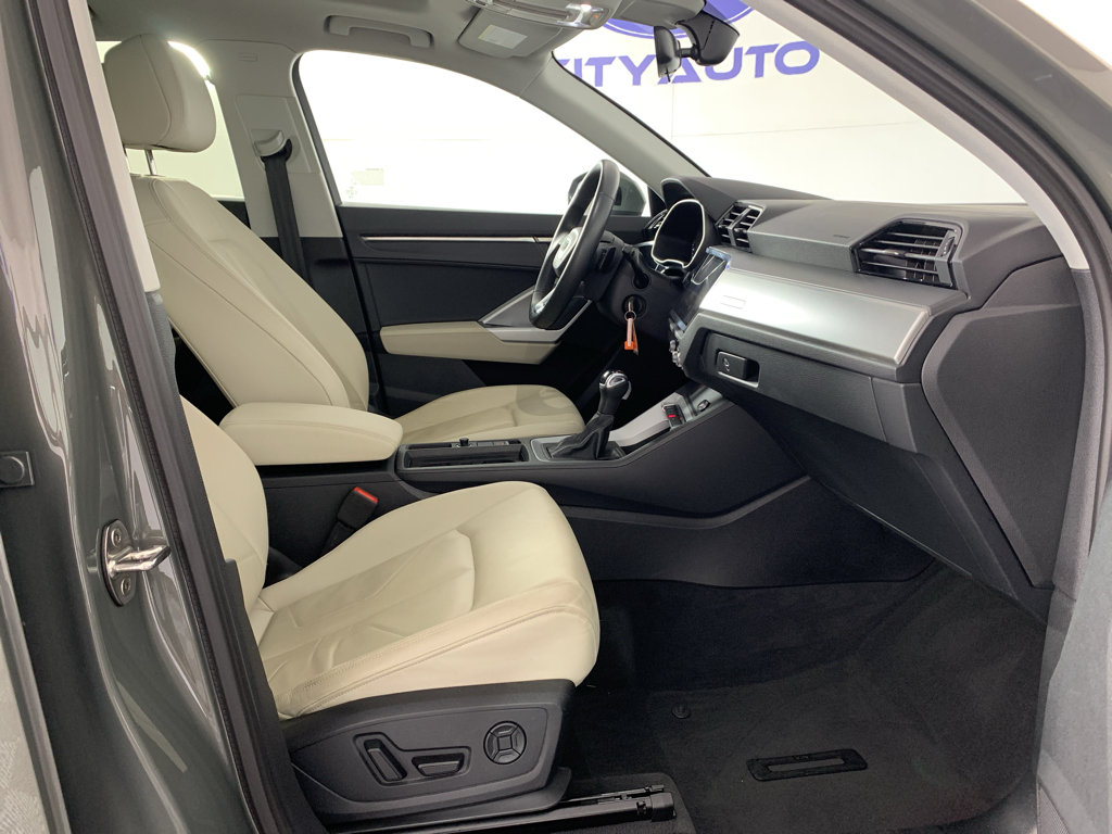 Vehicle photo 41