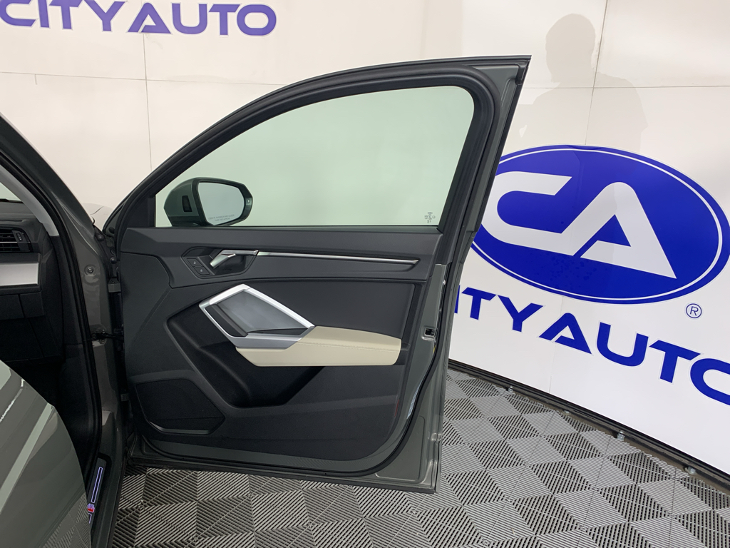 Vehicle photo 39