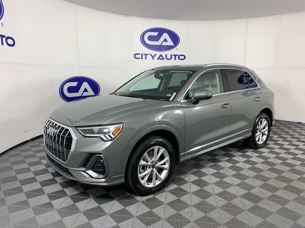 Vehicle photo 7
