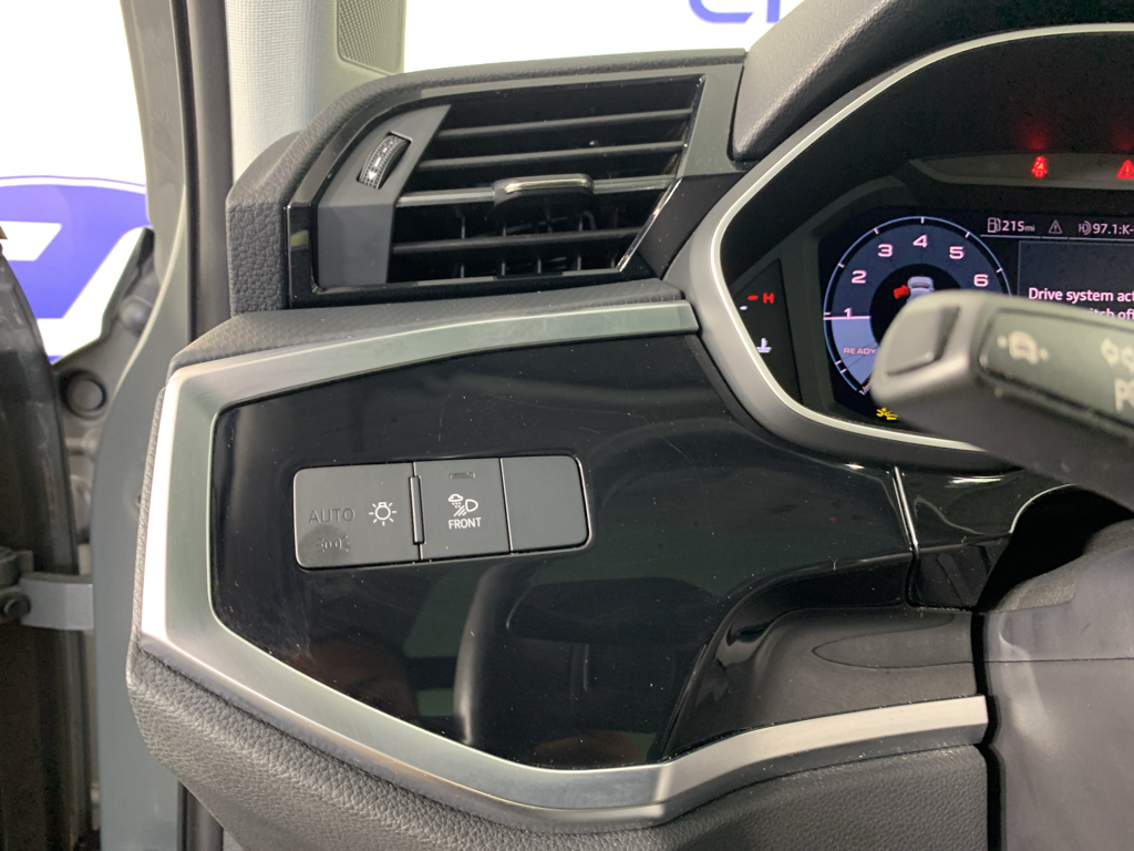 Vehicle photo 16