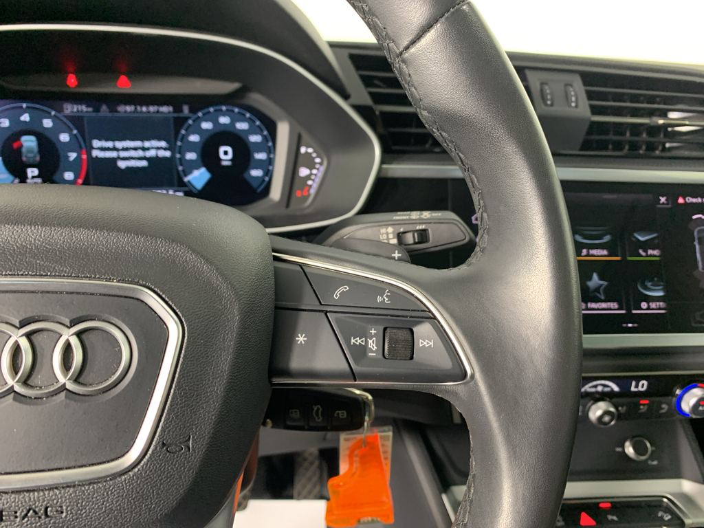 Vehicle photo 19