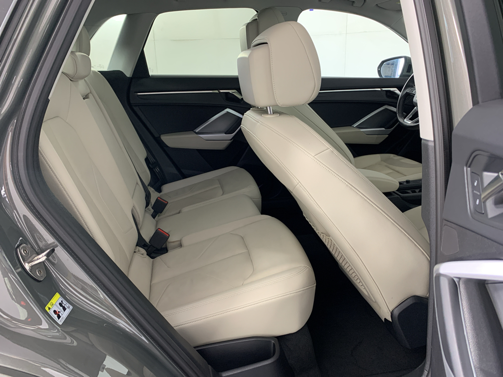 Vehicle photo 38