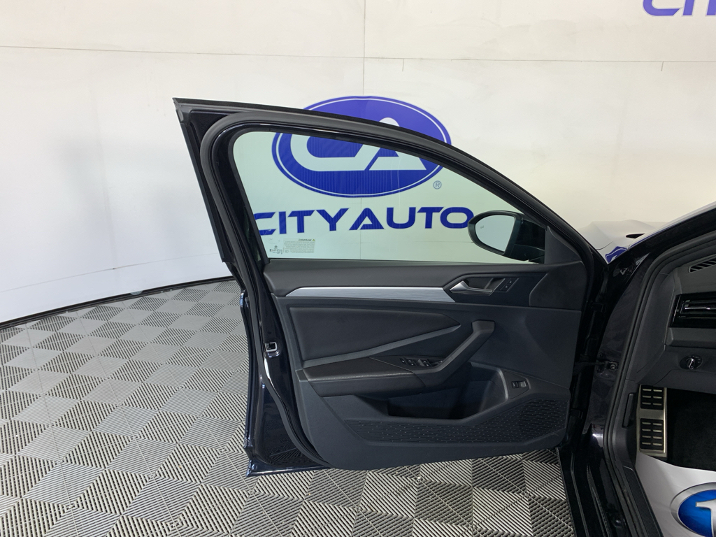Used 2025 Volkswagen Jetta Sedan