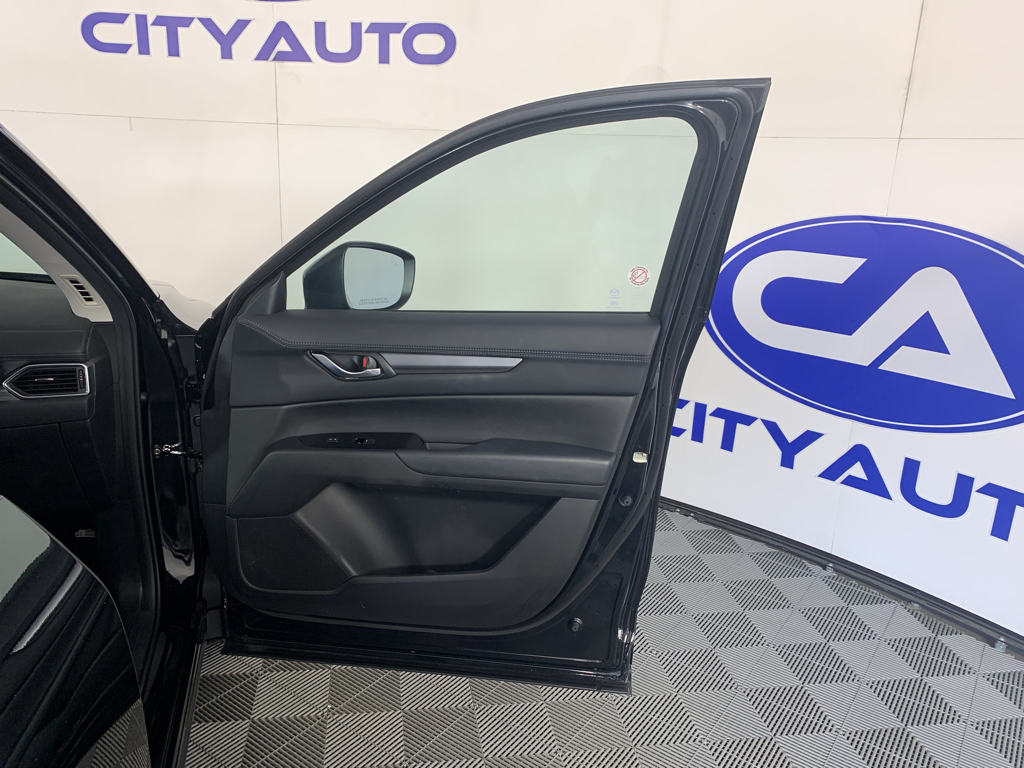 Vehicle photo 37