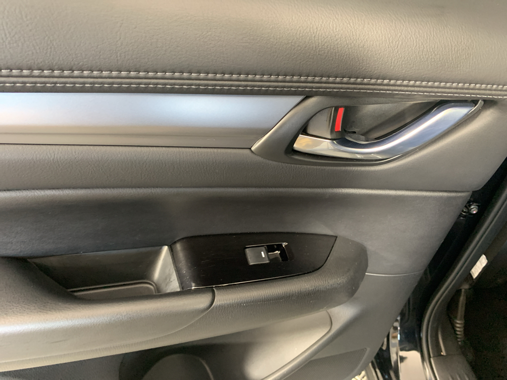 Vehicle photo 30