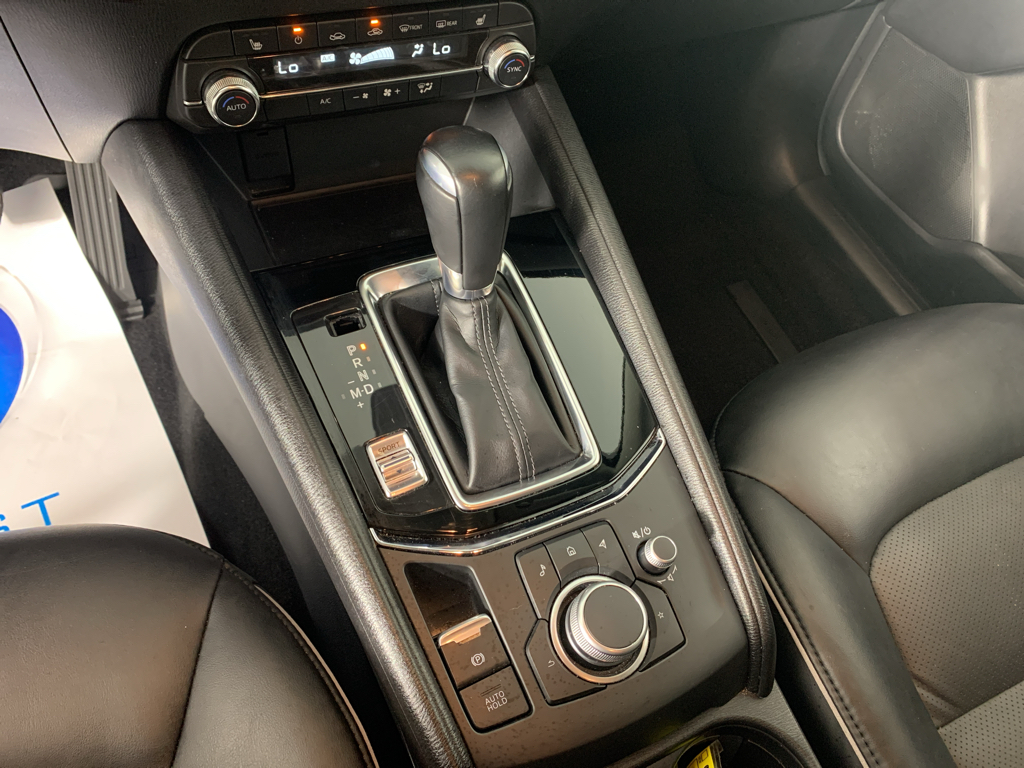 Vehicle photo 24
