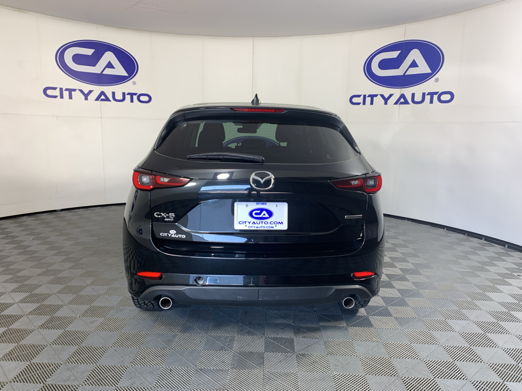 Vehicle photo 4