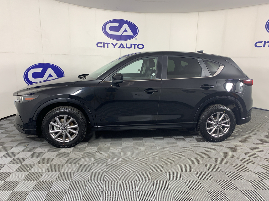 Vehicle photo 6