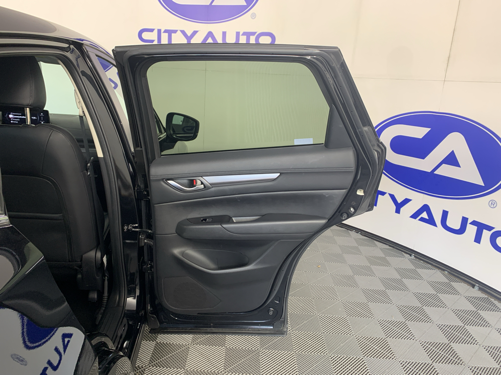 Vehicle photo 34