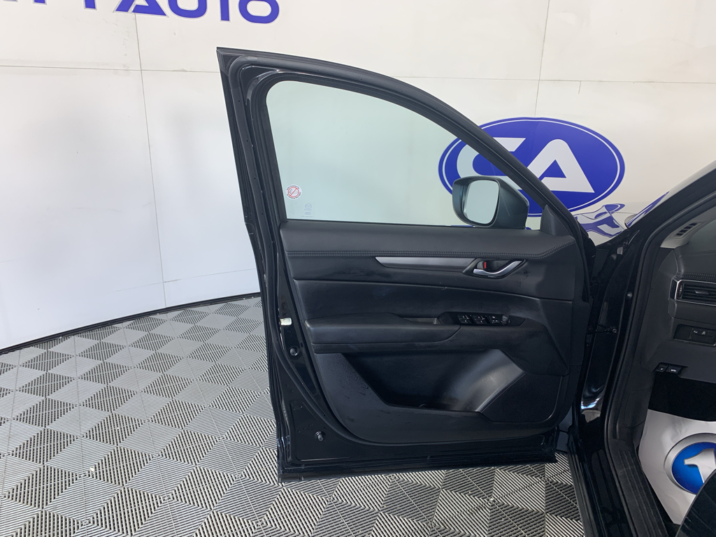 Vehicle photo 13