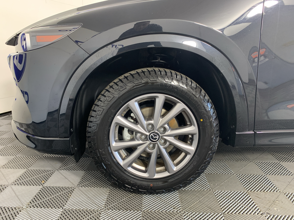 Vehicle photo 11