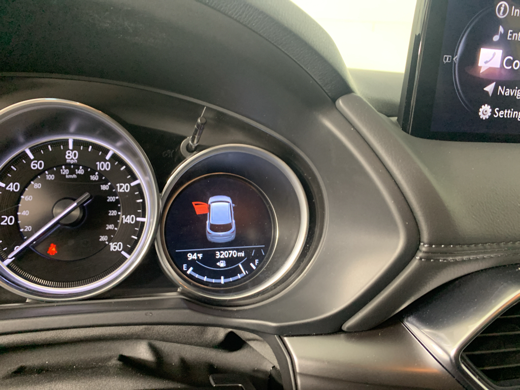 Vehicle photo 23