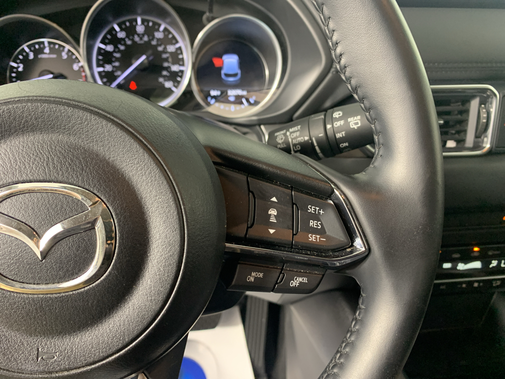 Vehicle photo 19
